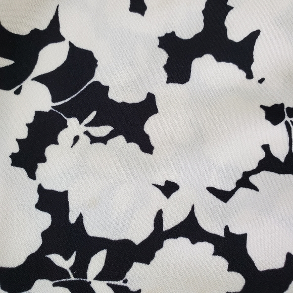 💥3/$25💥 Rena Rowan Floral Dress - Picture 9 of 9